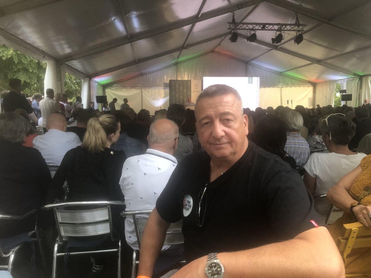 Bayer Zsolt jól látja