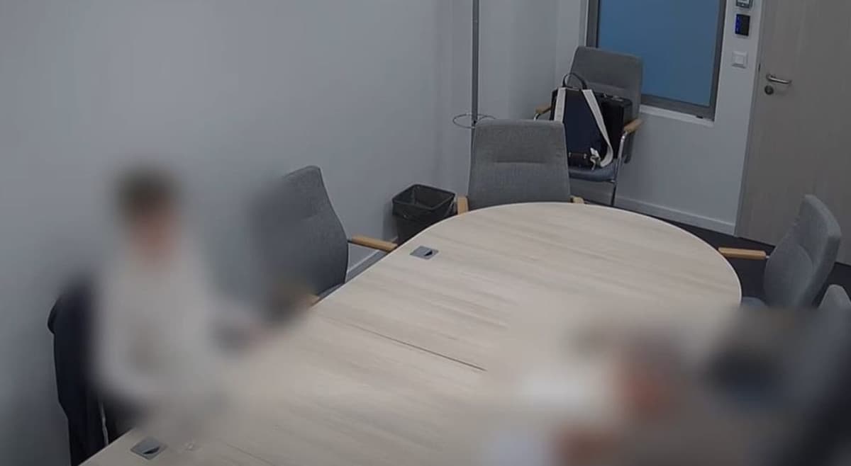 Az Alkotmányvédelmi Hivatal azt mondta a kihallgatott informatikusnak: Ami ott elhangzik, államtitok