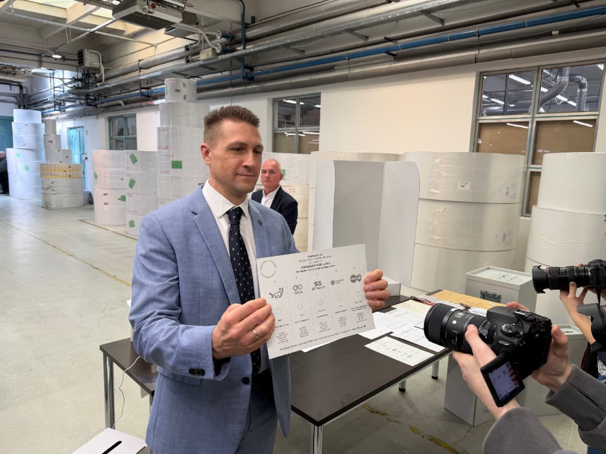 Bent jártunk a nyomdában, ahol készülnek a szavazólapok