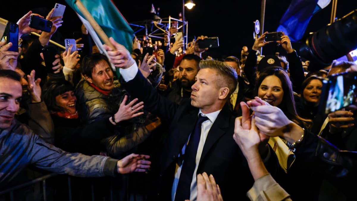 Óriási Tisza-győzelem, súlyos Fidesz-kudarc – percről percre