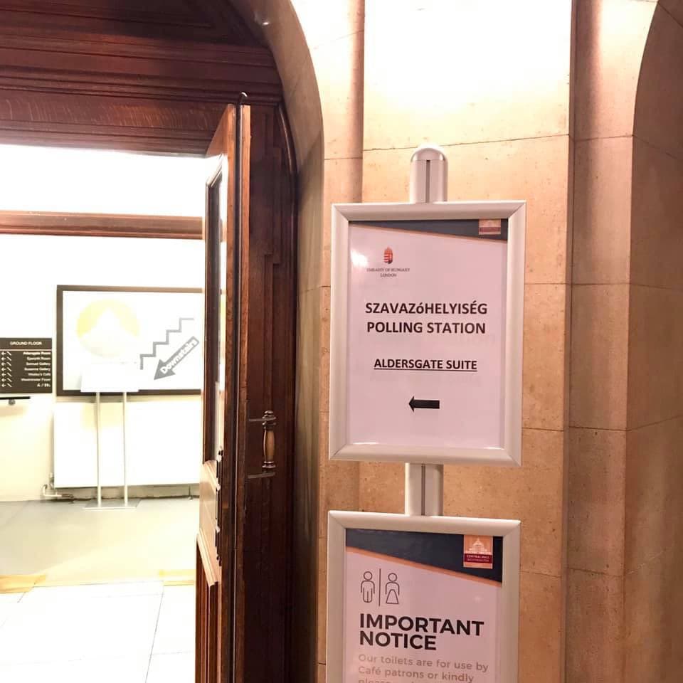 Szavazatszámlálókat nem, csak megfigyelőket küldhet a követségekre az ellenzék