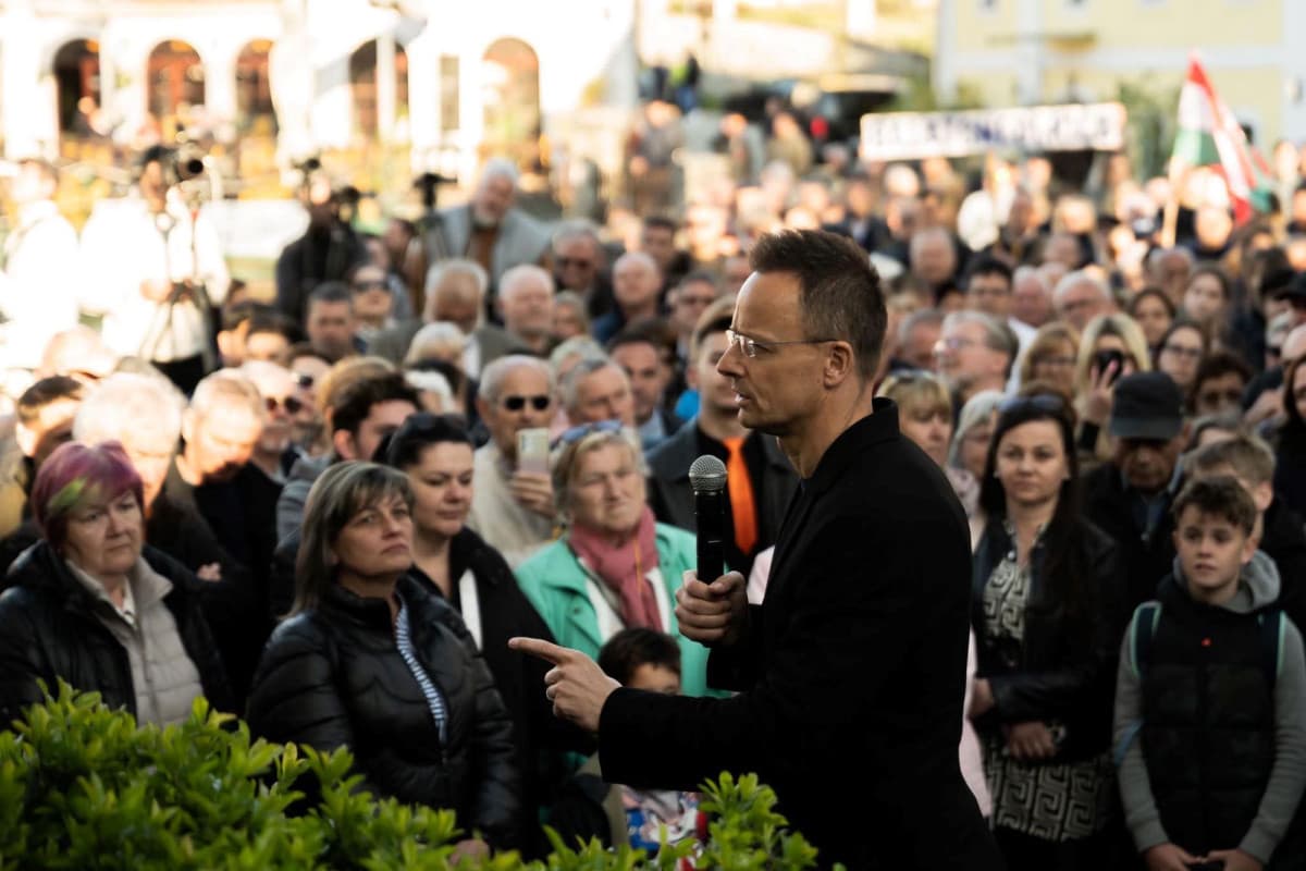 Szijjártó Péter: Az amerikai kormány készen áll arra, hogy Orbán Viktort támogassa